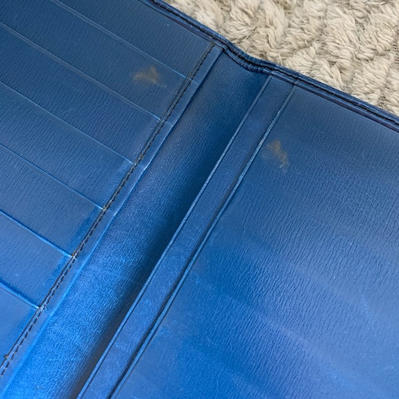 Louis Vuitton Epi Wallet - Picture 9 of 16